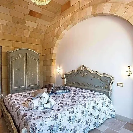 Castello Salentino Couette-café 3*
